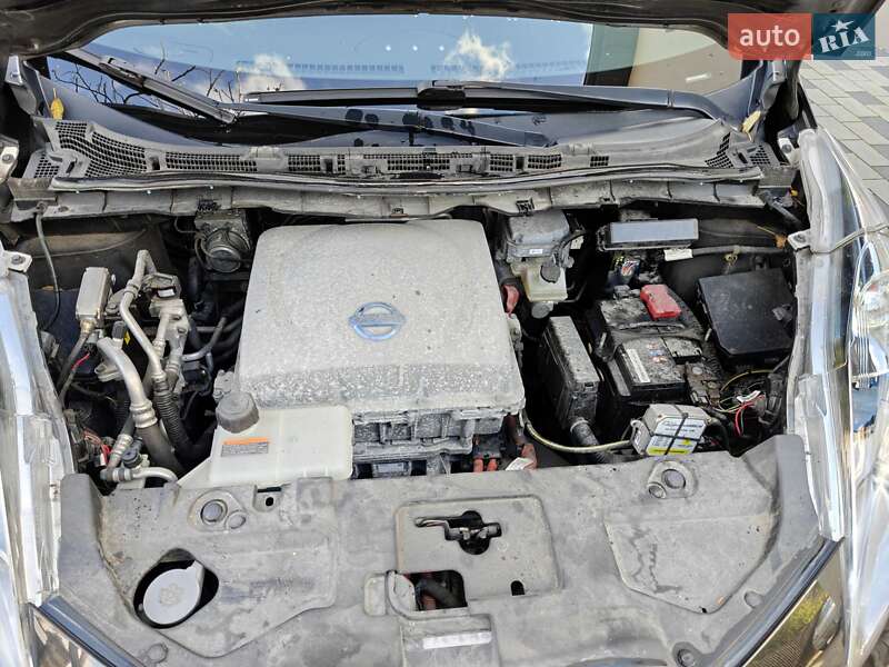 Хэтчбек Nissan Leaf 2014 в Ивано-Франковске