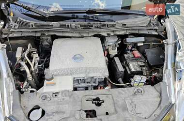 Хэтчбек Nissan Leaf 2014 в 