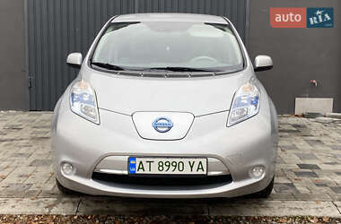 Хэтчбек Nissan Leaf 2011 в 