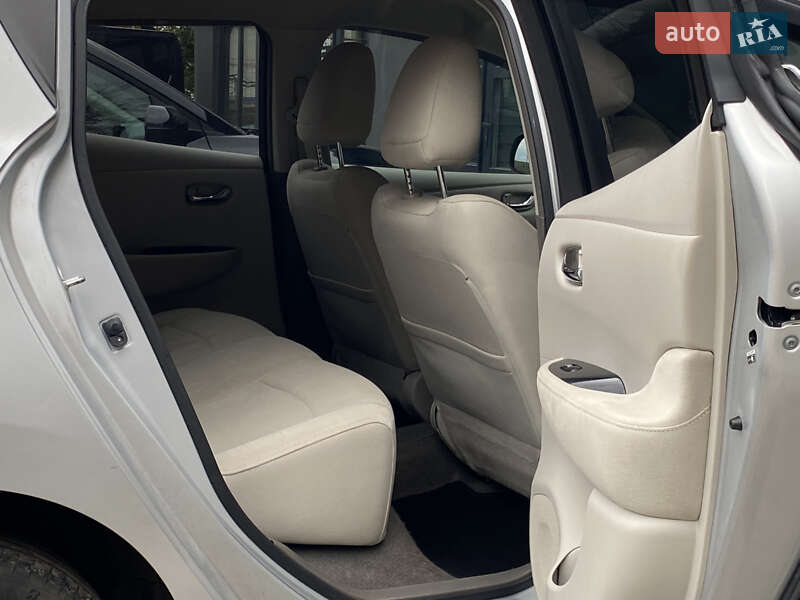 Хэтчбек Nissan Leaf 2011 в Калуше фото 9 Хэтчбек Nissan Leaf 2011 в Калуше
