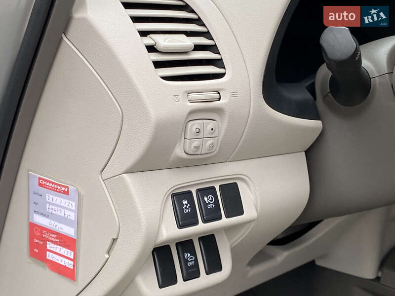 Хэтчбек Nissan Leaf 2011 в Калуше фото 12 Хэтчбек Nissan Leaf 2011 в Калуше