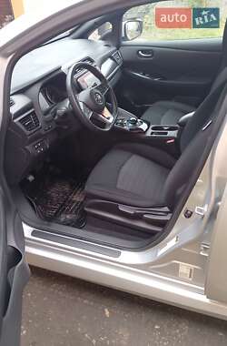 Хэтчбек Nissan Leaf 2021 в 