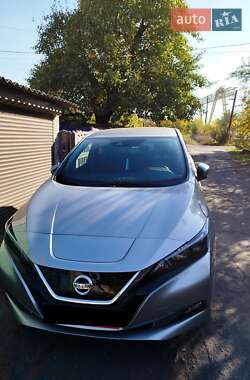 Хэтчбек Nissan Leaf 2018 в 