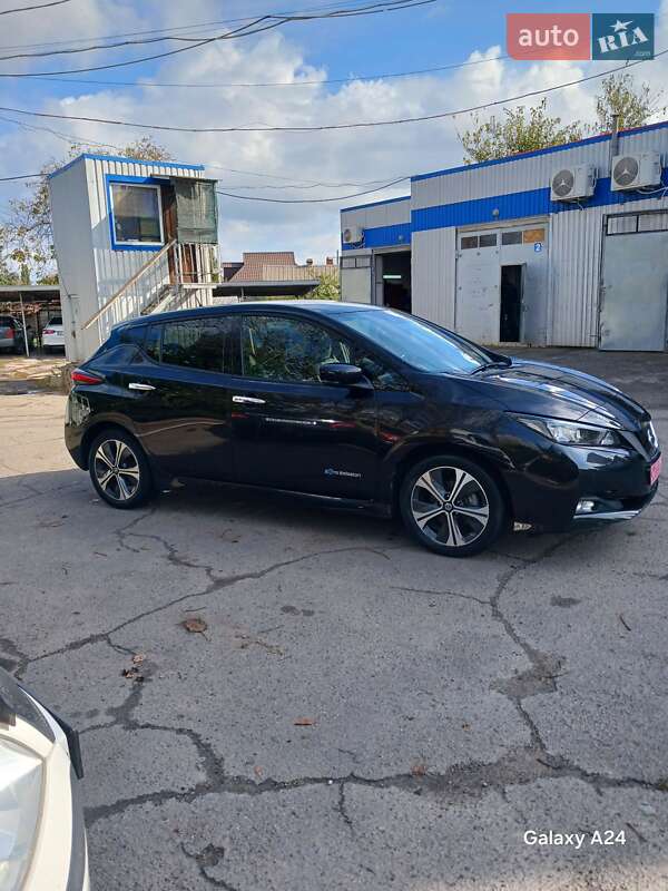 Хэтчбек Nissan Leaf 2019 в Кривом Роге фото 2 Хэтчбек Nissan Leaf 2019 в Кривом Роге