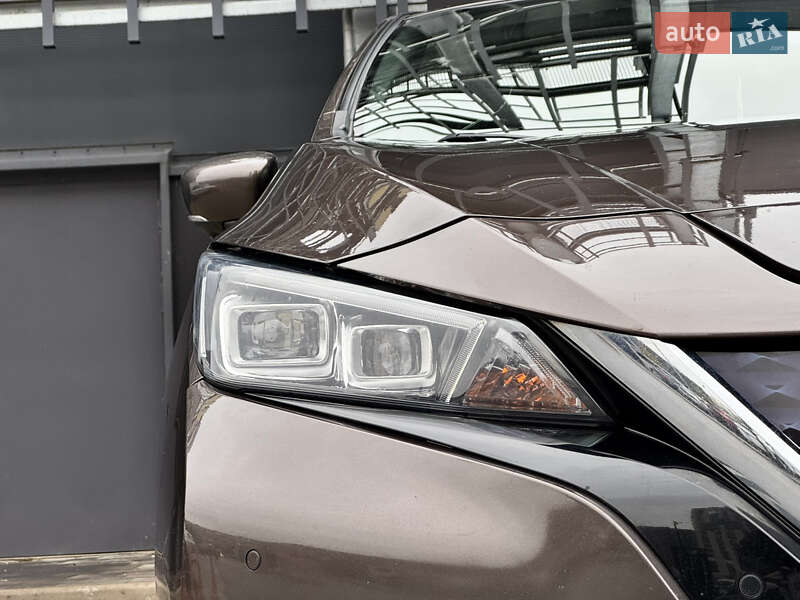 Хэтчбек Nissan Leaf 2018 в Киеве