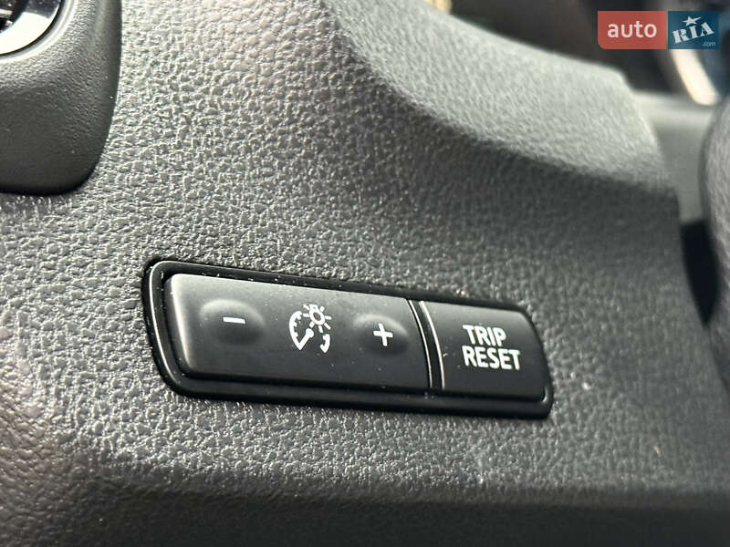 Хэтчбек Nissan Leaf 2018 в Киеве
