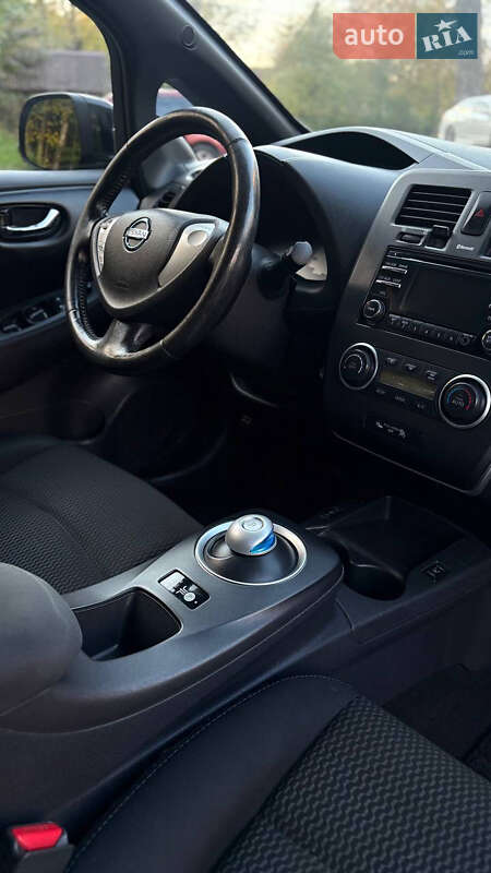 Хетчбек Nissan Leaf 2013 в Миколаєві
