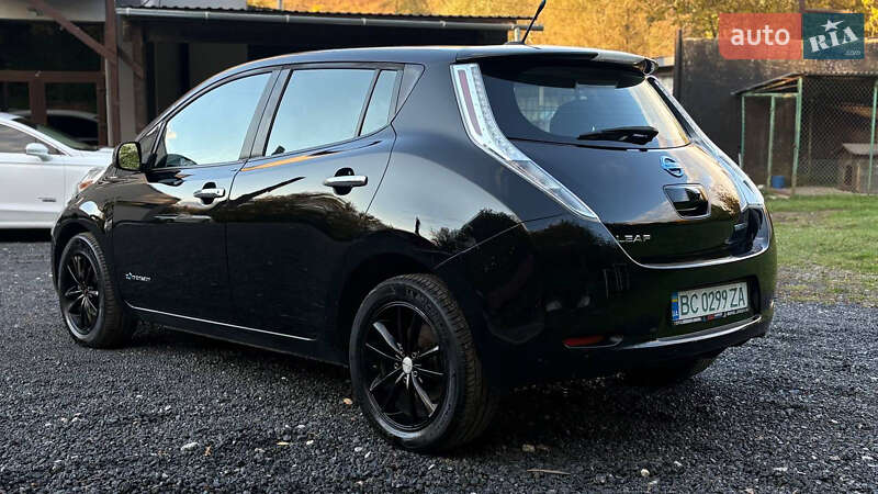 Хетчбек Nissan Leaf 2013 в Миколаєві