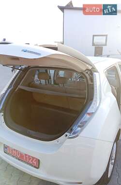 Хетчбек Nissan Leaf 2012 в 