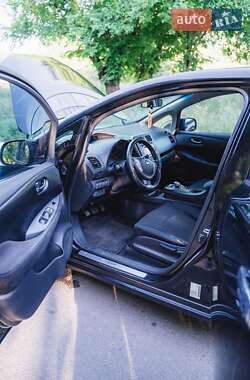 Хэтчбек Nissan Leaf 2015 в 