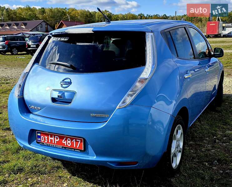 Хэтчбек Nissan Leaf 2012 в Калуше