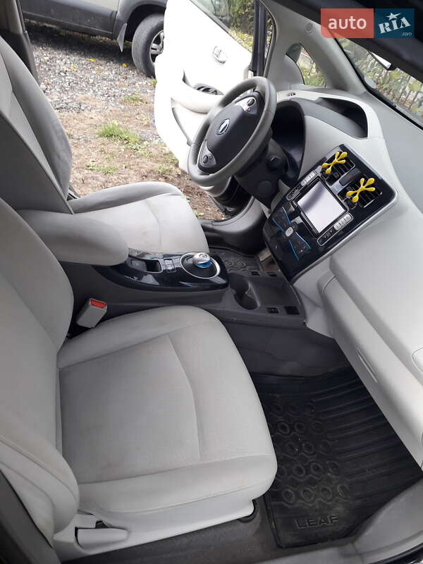 Хэтчбек Nissan Leaf 2012 в Коломые фото 5 Хэтчбек Nissan Leaf 2012 в Коломые