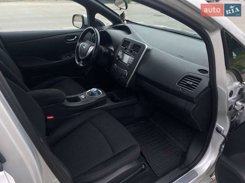 Хетчбек Nissan Leaf 2013 в Києві