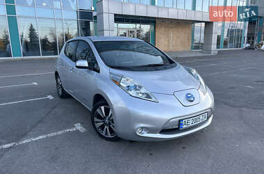 Хетчбек Nissan Leaf 2013 в Дніпрі