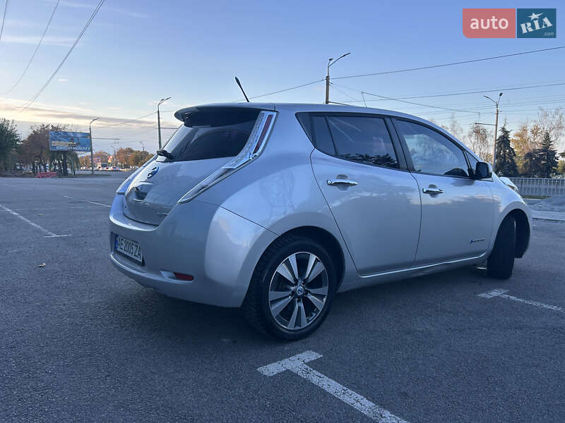 Хэтчбек Nissan Leaf 2013 в Днепре