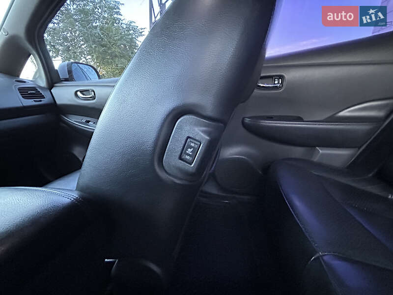 Хэтчбек Nissan Leaf 2013 в Днепре