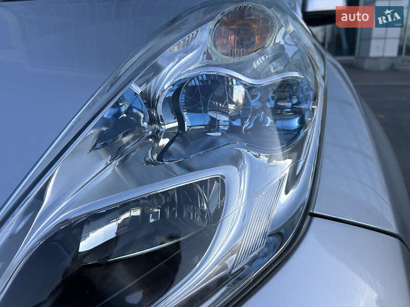 Хэтчбек Nissan Leaf 2013 в Днепре