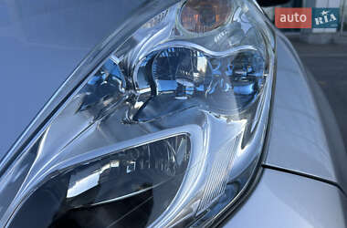 Хэтчбек Nissan Leaf 2013 в 