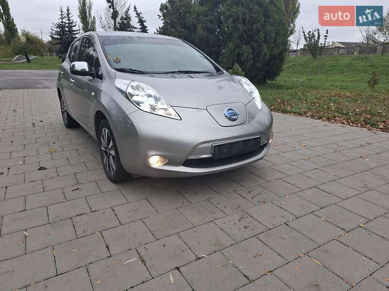 Хэтчбек Nissan Leaf 2016 в Виннице