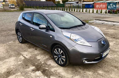 Хэтчбек Nissan Leaf 2013 в Сарнах