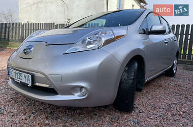 Хэтчбек Nissan Leaf 2013 в 