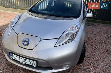Хэтчбек Nissan Leaf 2013 в 
