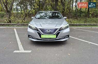 Хэтчбек Nissan Leaf 2019 в 