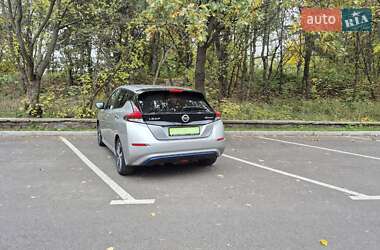 Хэтчбек Nissan Leaf 2019 в 