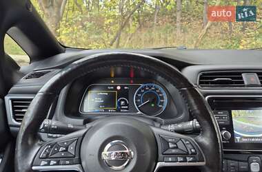 Хэтчбек Nissan Leaf 2019 в 