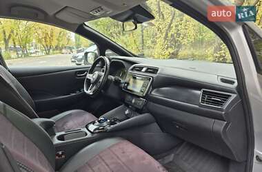 Хэтчбек Nissan Leaf 2019 в 