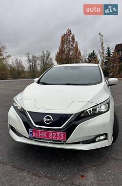 Хэтчбек Nissan Leaf 2020 в 
