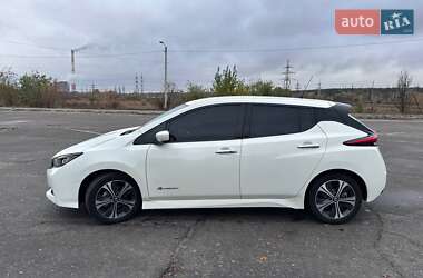 Хэтчбек Nissan Leaf 2020 в 