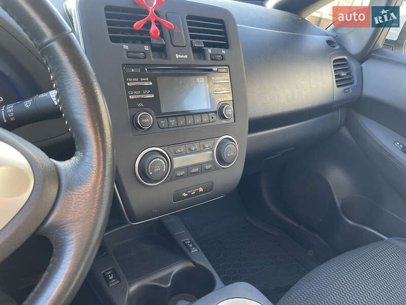 Хэтчбек Nissan Leaf 2013 в Золочеве