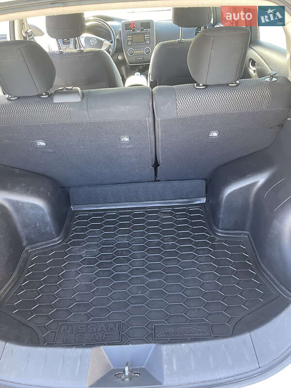 Хэтчбек Nissan Leaf 2013 в Золочеве
