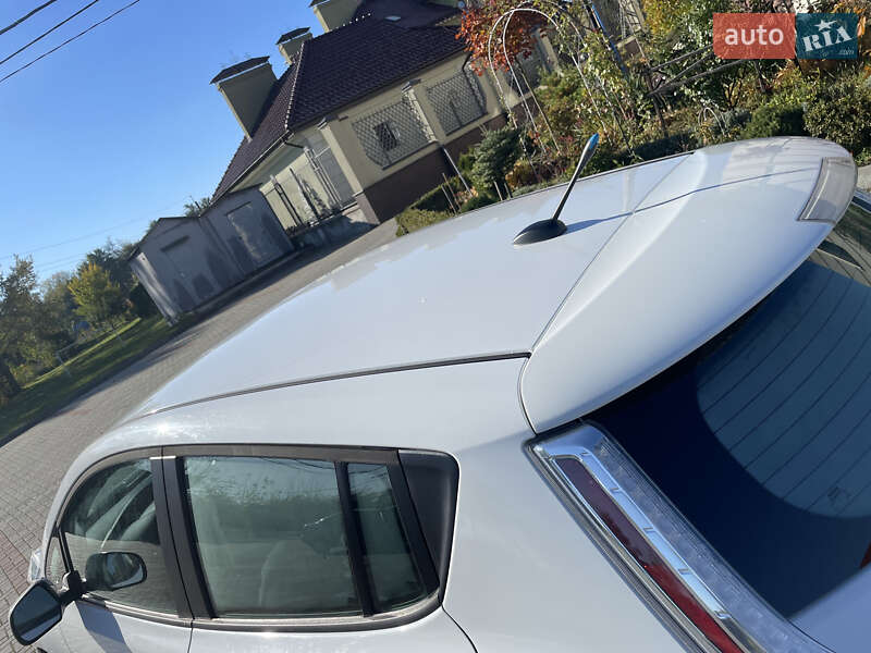 Хэтчбек Nissan Leaf 2013 в Золочеве