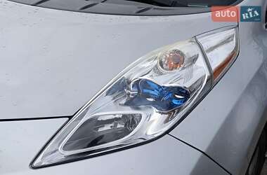 Хэтчбек Nissan Leaf 2016 в 