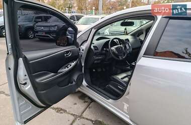 Хэтчбек Nissan Leaf 2016 в 