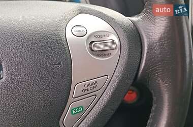 Хэтчбек Nissan Leaf 2016 в 