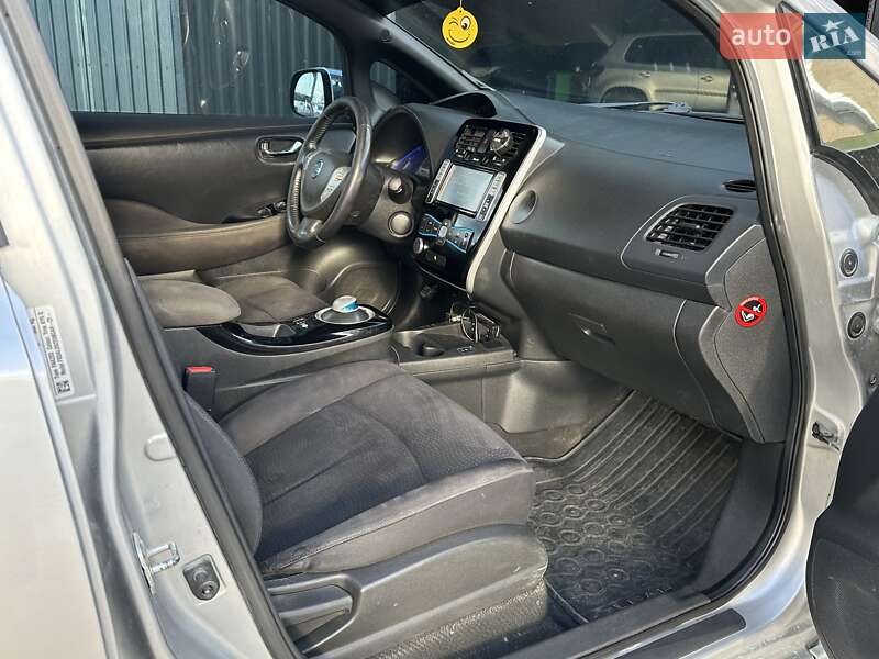Хэтчбек Nissan Leaf 2013 в Каменец-Подольском фото 15 Хэтчбек Nissan Leaf 2013 в Каменец-Подольском