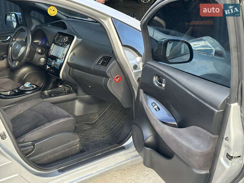 Хэтчбек Nissan Leaf 2013 в Каменец-Подольском фото 16 Хэтчбек Nissan Leaf 2013 в Каменец-Подольском