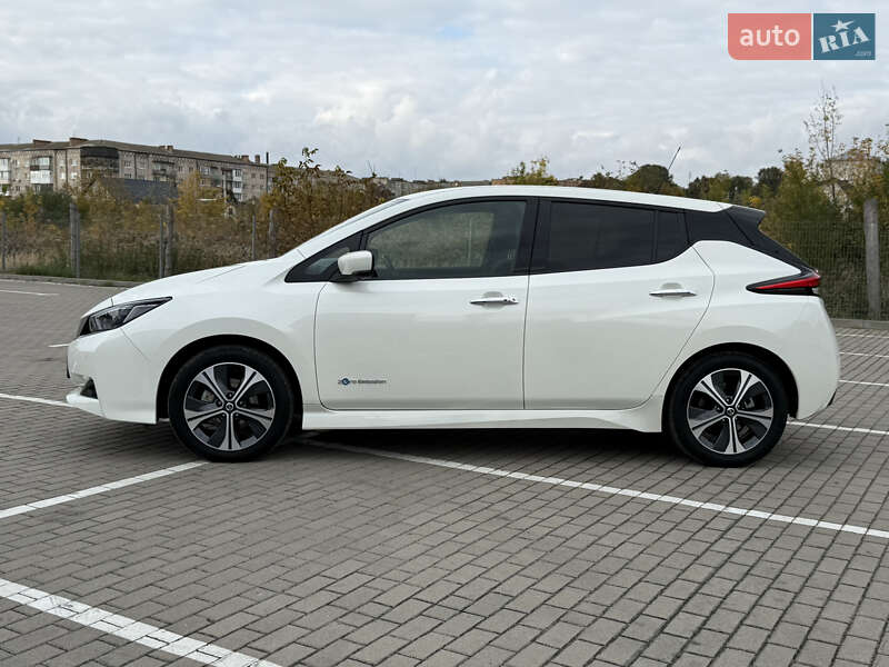 Хетчбек Nissan Leaf 2020 в Дубні