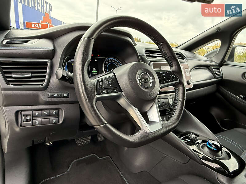 Хетчбек Nissan Leaf 2020 в Дубні
