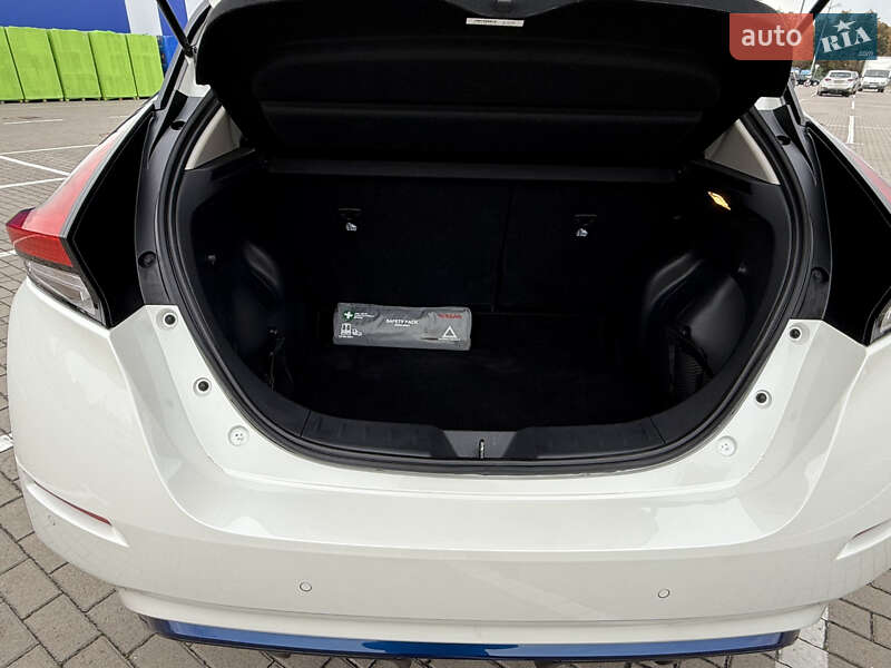 Хетчбек Nissan Leaf 2020 в Дубні