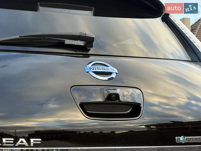 Хэтчбек Nissan Leaf 2014 в Ровно