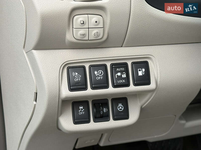 Хэтчбек Nissan Leaf 2014 в Ровно