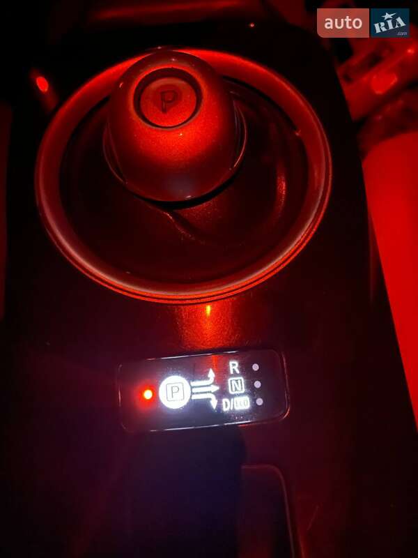 Хетчбек Nissan Leaf 2012 в Перещепині