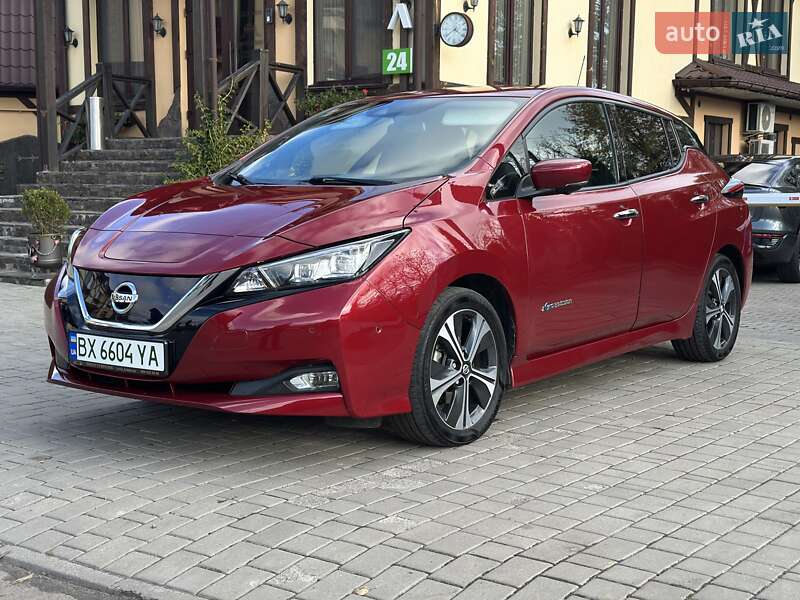 Хэтчбек Nissan Leaf 2018 в Хмельницком