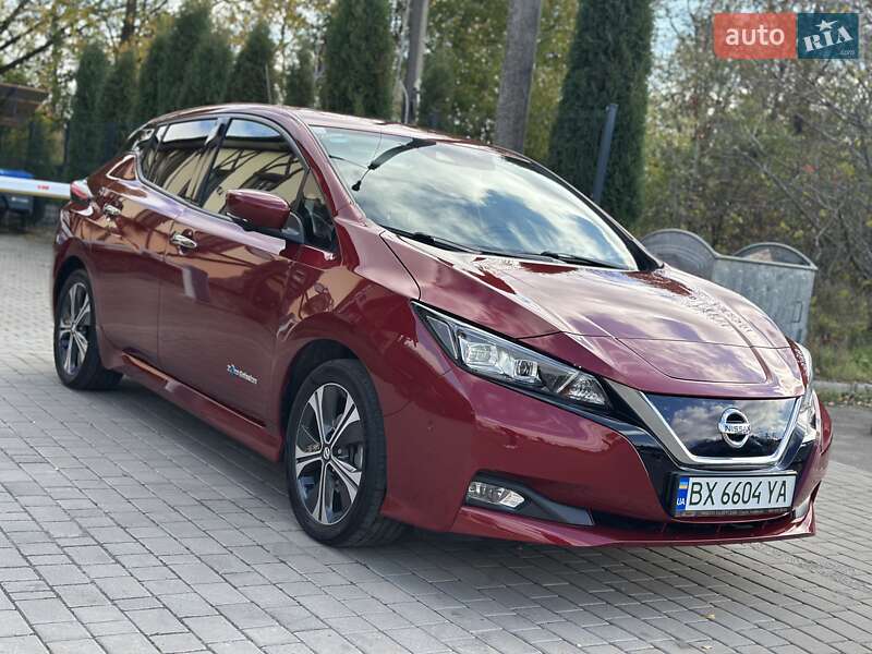 Хэтчбек Nissan Leaf 2018 в Хмельницком