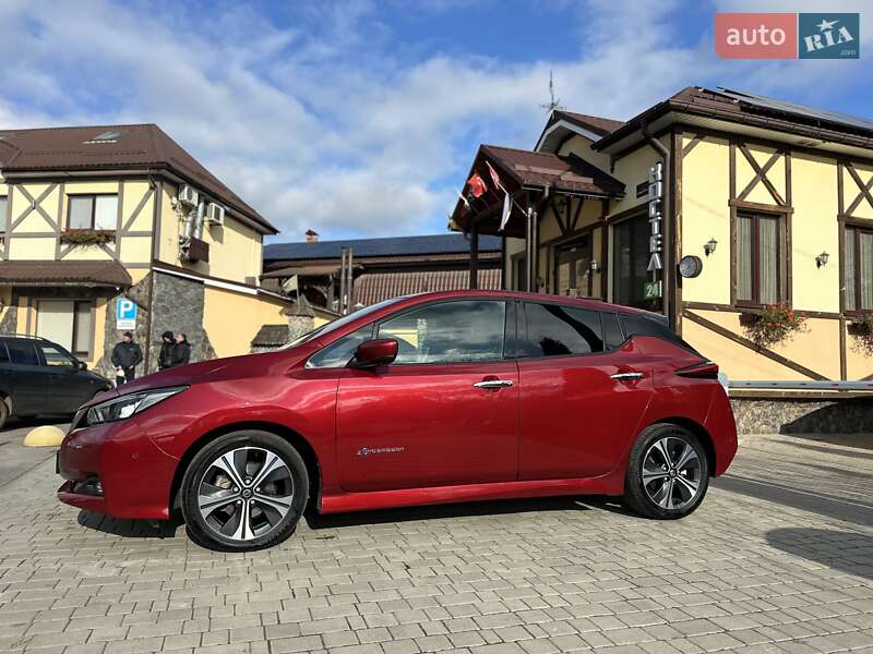 Хэтчбек Nissan Leaf 2018 в Хмельницком