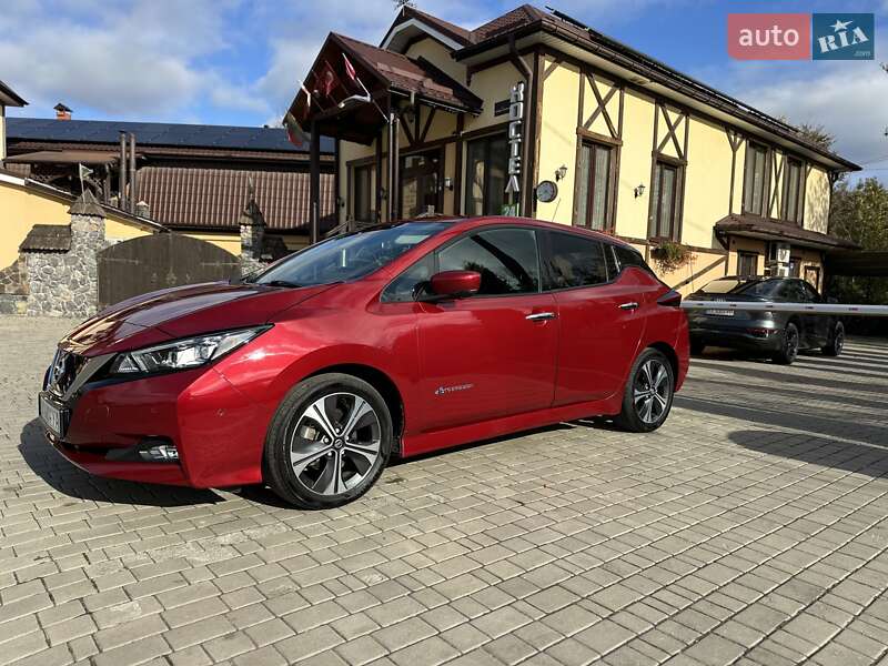 Хэтчбек Nissan Leaf 2018 в Хмельницком